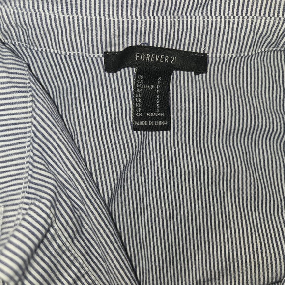 Small Forever 21 Blue and White Casual Button Down Shirt - Picture 2 of 4